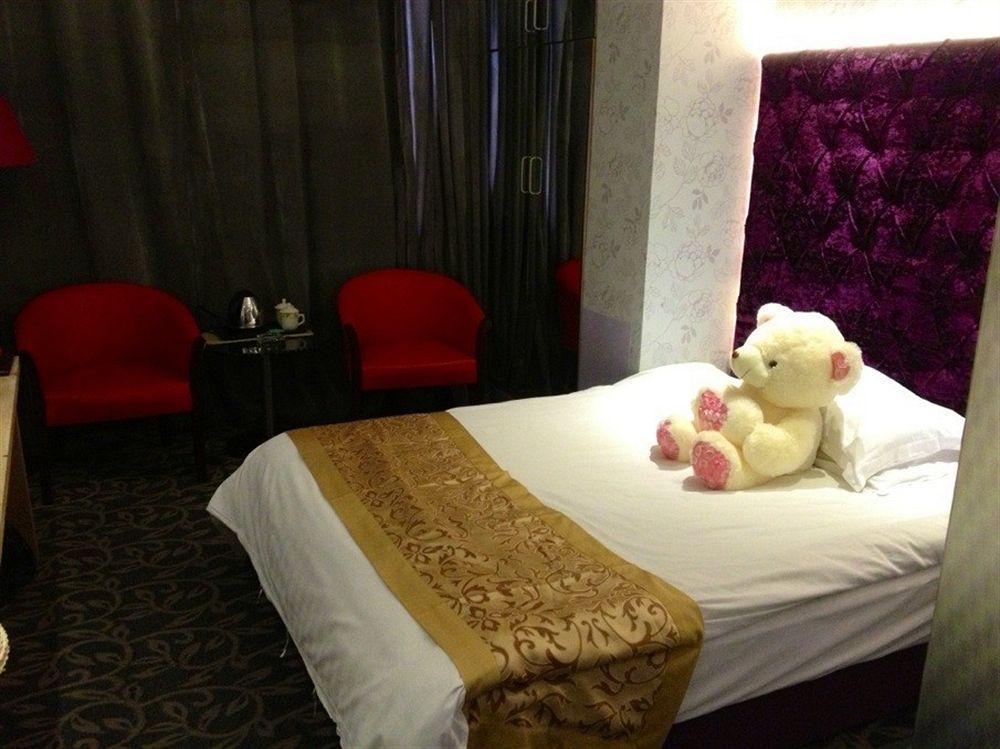 Jiujiu Holiday Hotel Shanghai Exterior photo