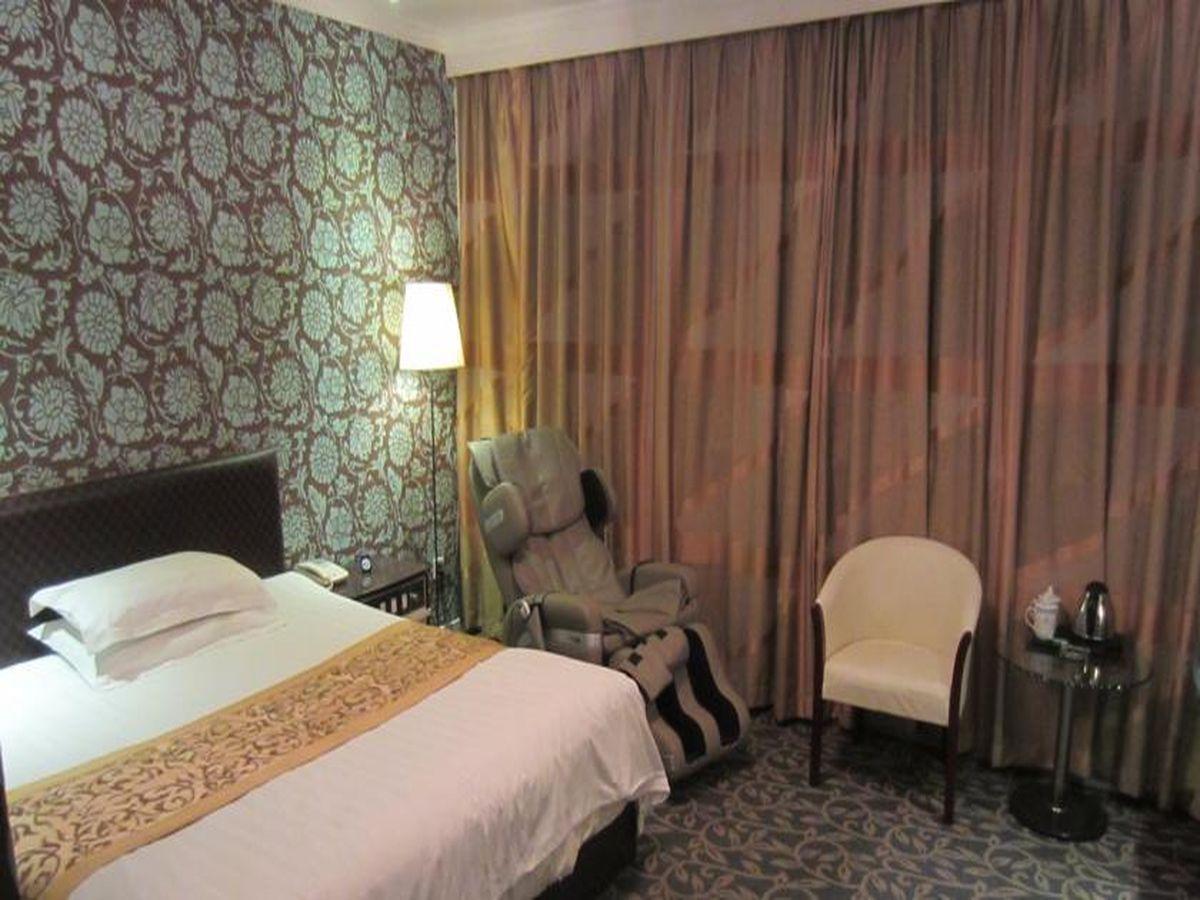 Jiujiu Holiday Hotel Shanghai Exterior photo