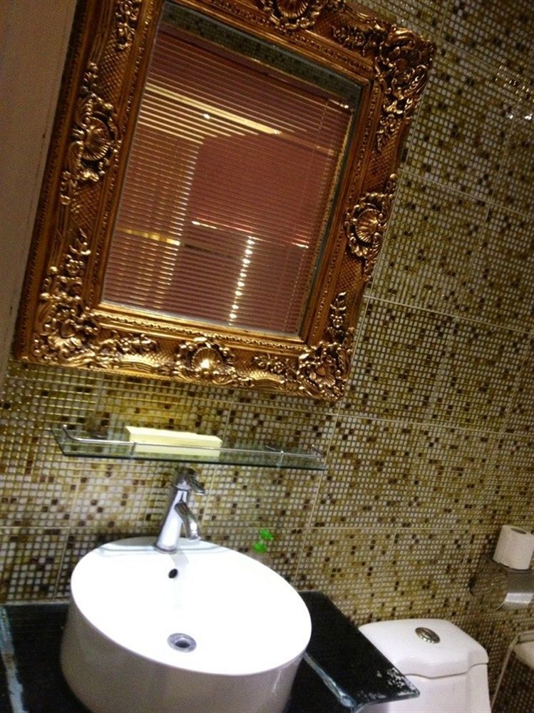 Jiujiu Holiday Hotel Shanghai Exterior photo